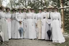 Saro_Hvita_Damer1899-480x323